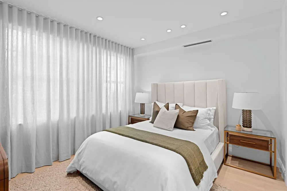 255 ROYAL POINCIANA WAY #2nd floor Palm Beach, FL 33480