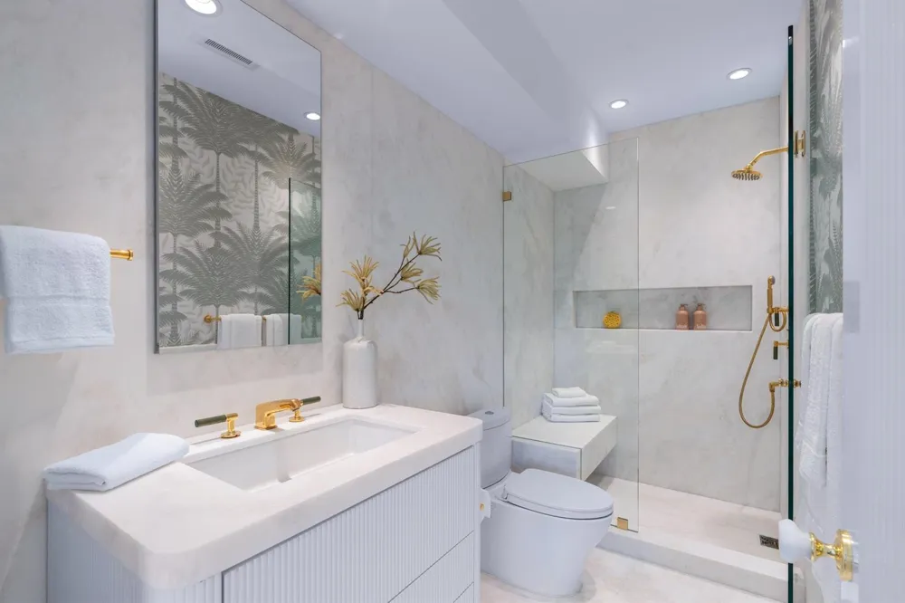255 ROYAL POINCIANA WAY #2nd floor Palm Beach, FL 33480