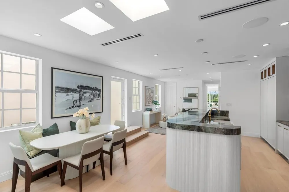 255 ROYAL POINCIANA WAY #2nd floor Palm Beach, FL 33480