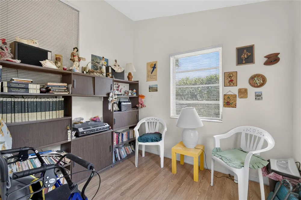 4940 SW 5th Ter Miami, FL 33134