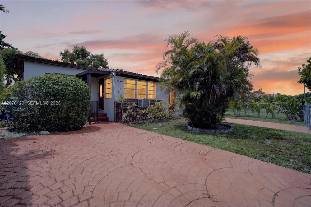 4940 SW 5th Ter Miami, FL 33134