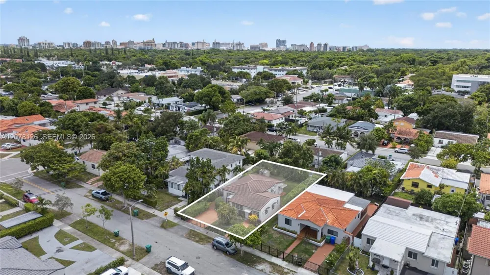 4940 SW 5th Ter Miami, FL 33134