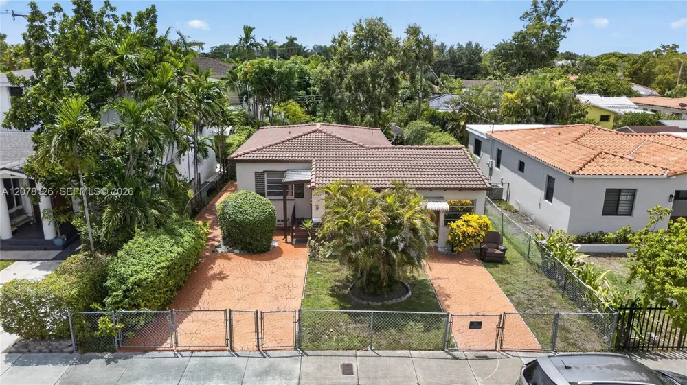 4940 SW 5th Ter Miami, FL 33134