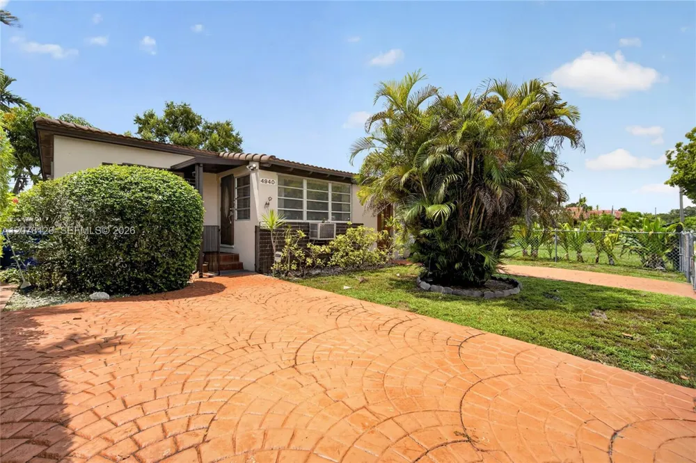 4940 SW 5th Ter Miami, FL 33134