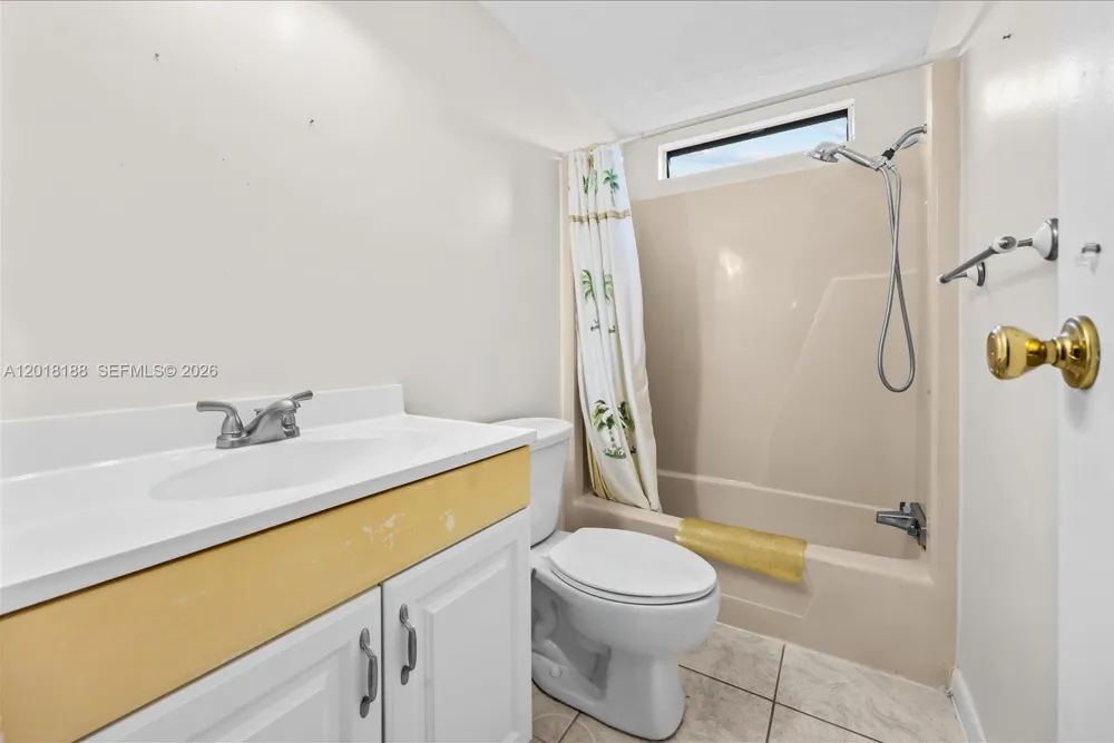 8208 W Bitterbush Ln Port St. Lucie, FL 34952