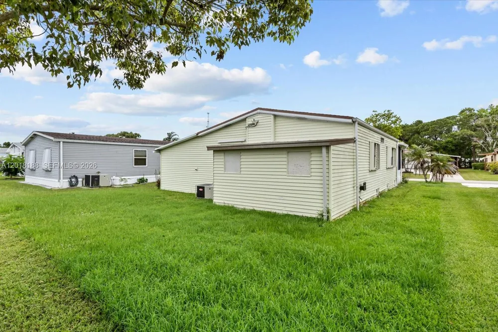 8208 W Bitterbush Ln Port St. Lucie, FL 34952