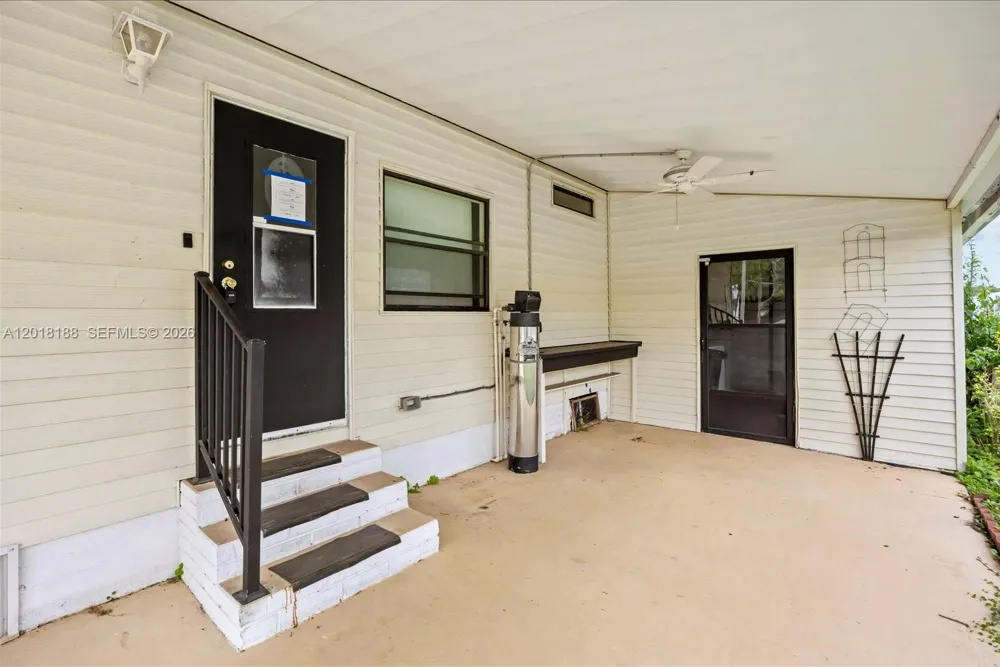 8208 W Bitterbush Ln Port St. Lucie, FL 34952