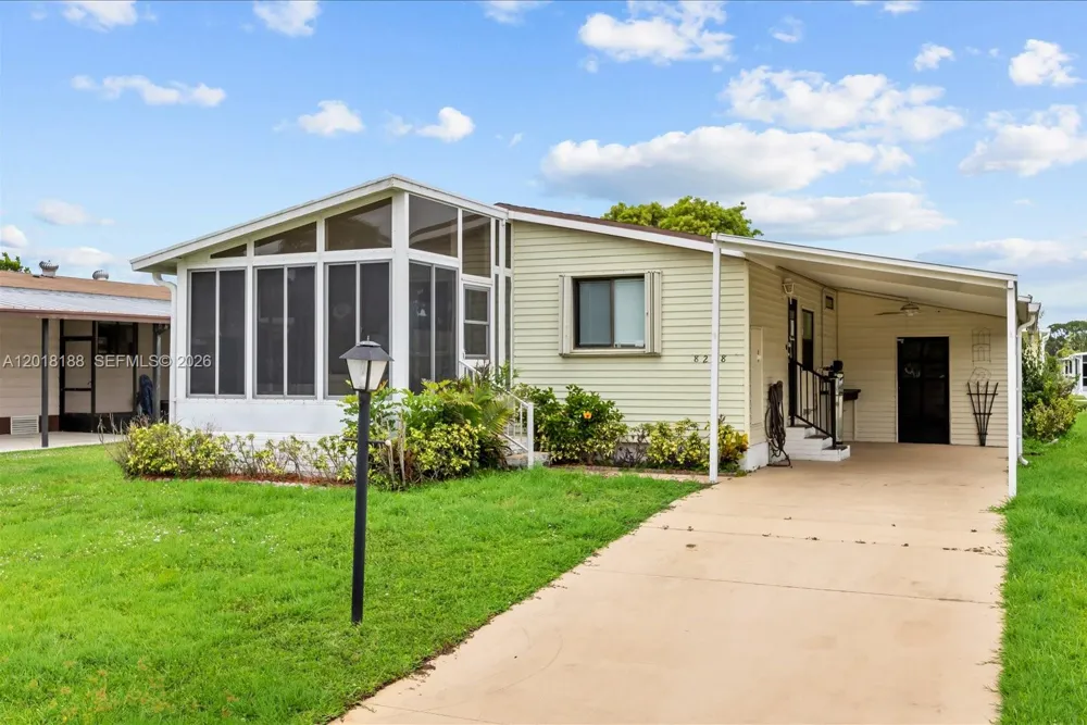 8208 W Bitterbush Ln Port St. Lucie, FL 34952
