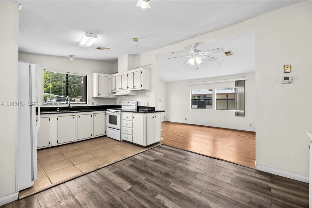 8208 W Bitterbush Ln Port St. Lucie, FL 34952