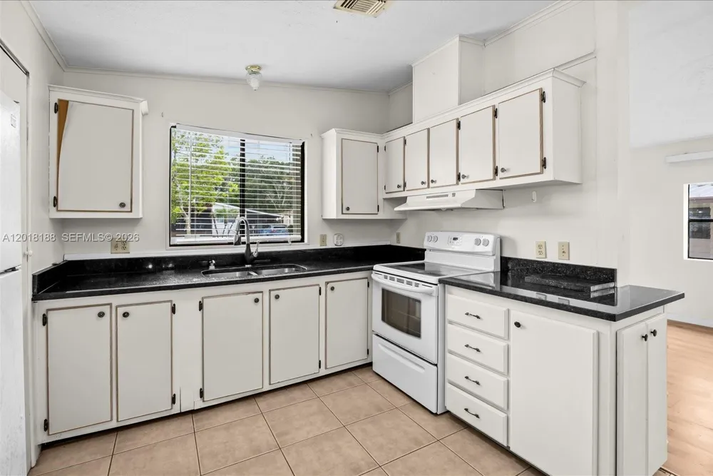 8208 W Bitterbush Ln Port St. Lucie, FL 34952