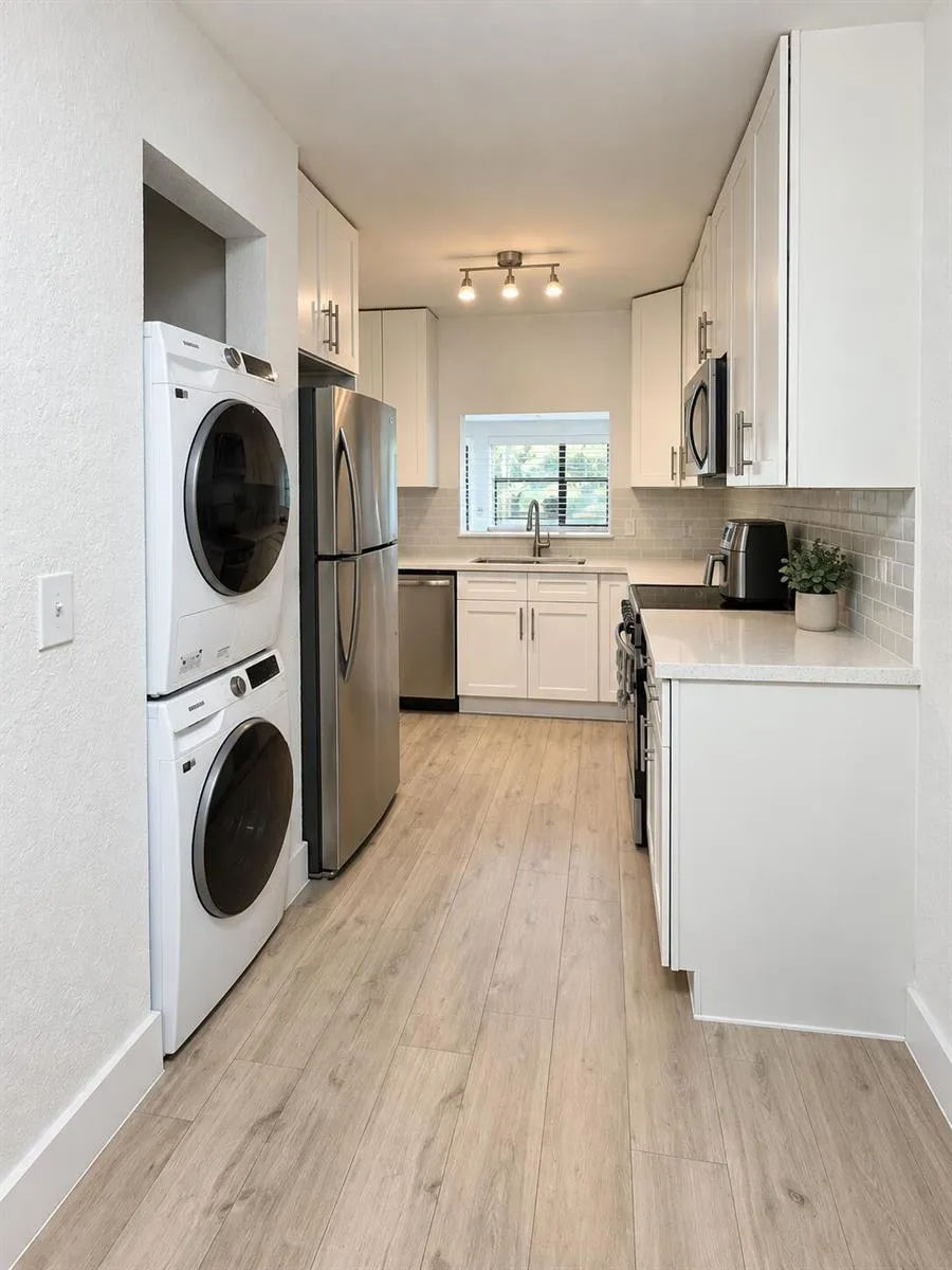 3107 SW 20th Terrace #20C1 Delray Beach, FL 33445
