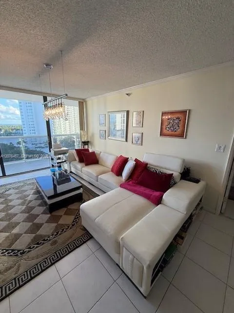 20505 E Country Club Dr #1036 Aventura, FL 33180