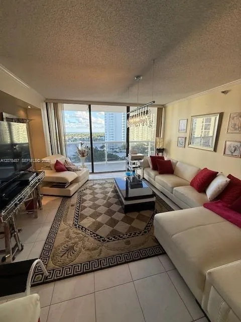 20505 E Country Club Dr #1036 Aventura, FL 33180