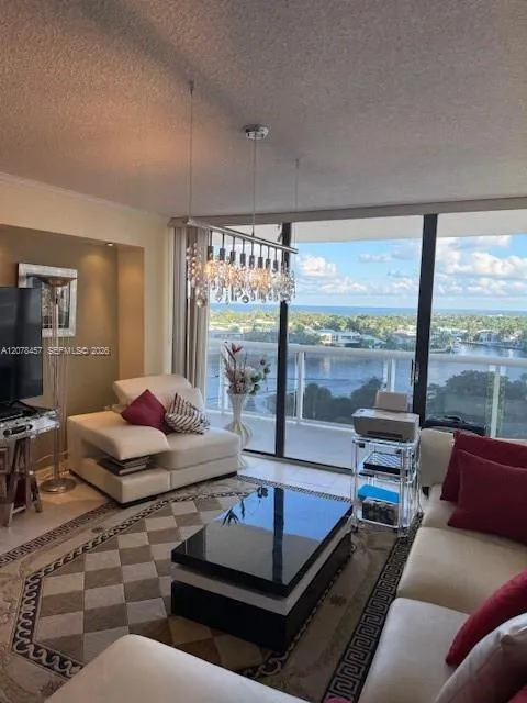 20505 E Country Club Dr #1036 Aventura, FL 33180