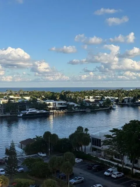 20505 E Country Club Dr #1036 Aventura, FL 33180