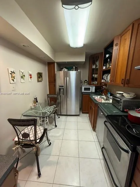 20505 E Country Club Dr #1036 Aventura, FL 33180