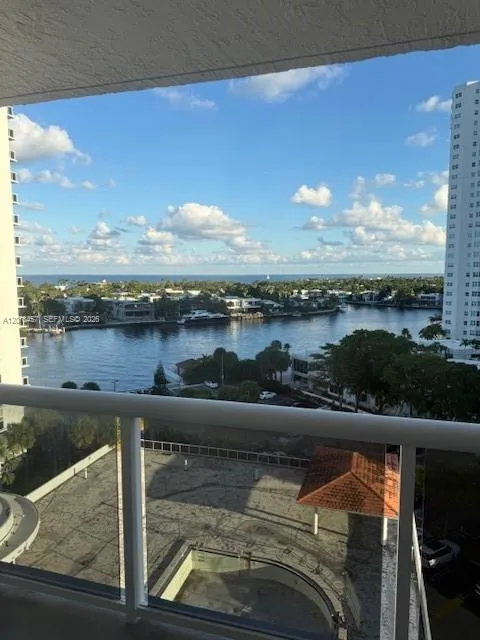 20505 E Country Club Dr #1036 Aventura, FL 33180
