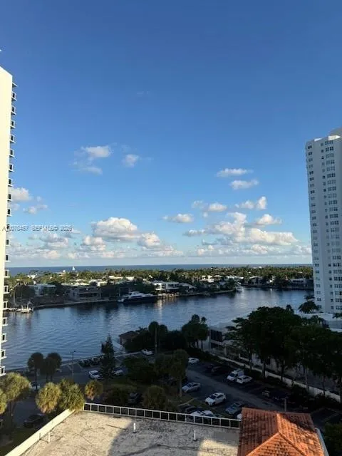 20505 E Country Club Dr #1036 Aventura, FL 33180