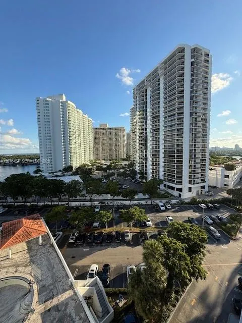 20505 E Country Club Dr #1036 Aventura, FL 33180