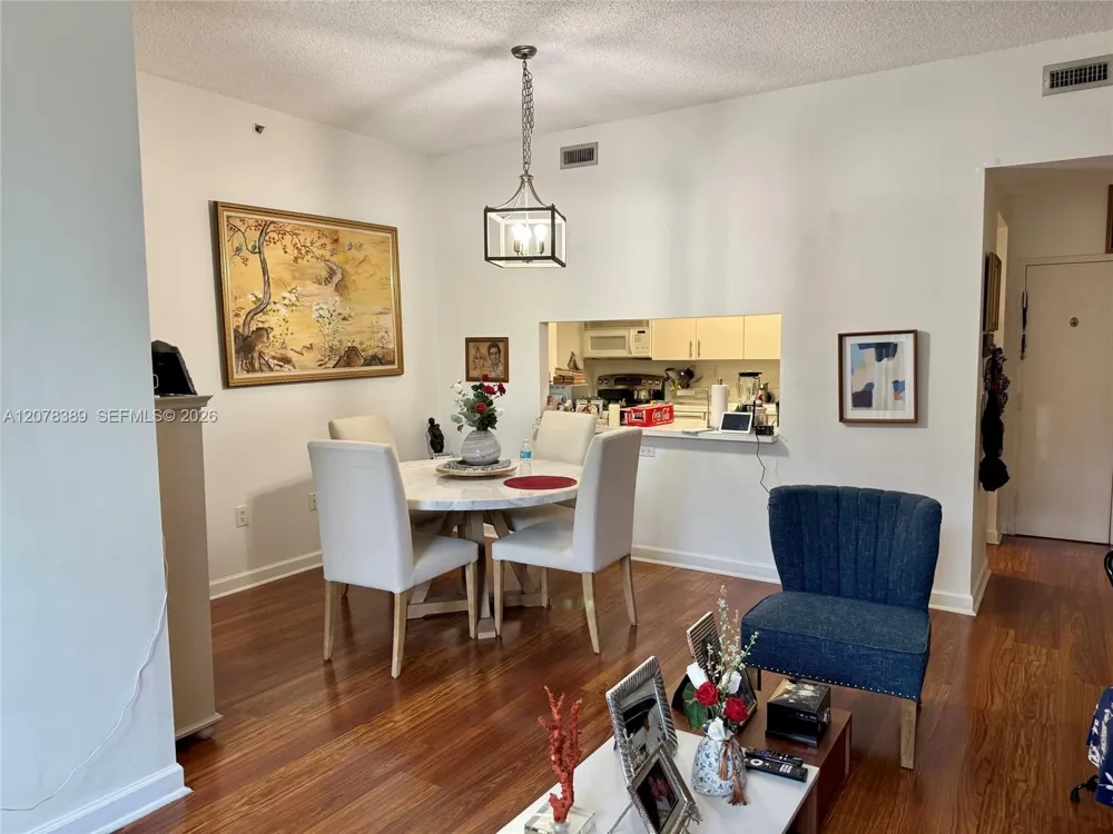 9725 NW 52nd St #109 Doral, FL 33178