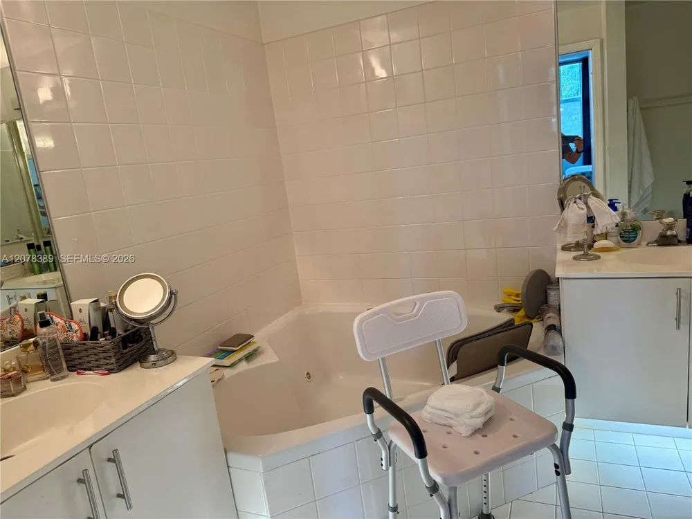 9725 NW 52nd St #109 Doral, FL 33178
