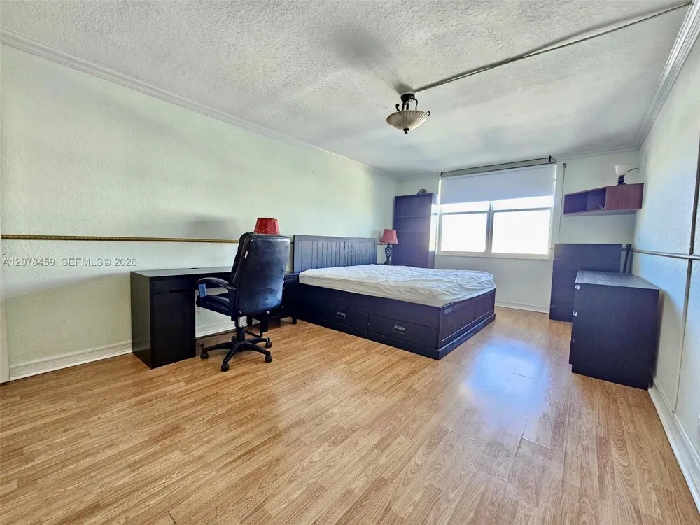 427 Golden Isles Dr #16E Hallandale Beach, FL 33009