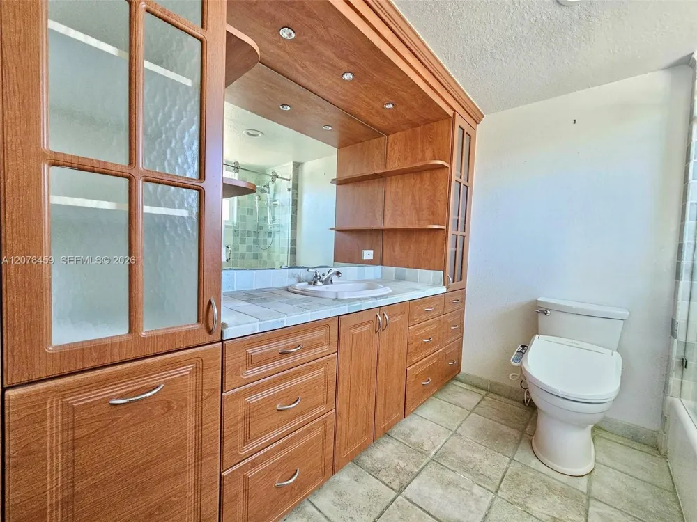 427 Golden Isles Dr #16E Hallandale Beach, FL 33009
