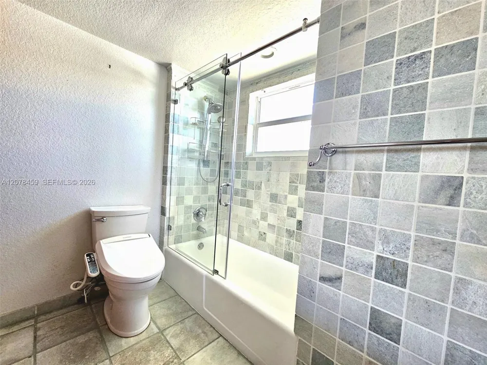 427 Golden Isles Dr #16E Hallandale Beach, FL 33009