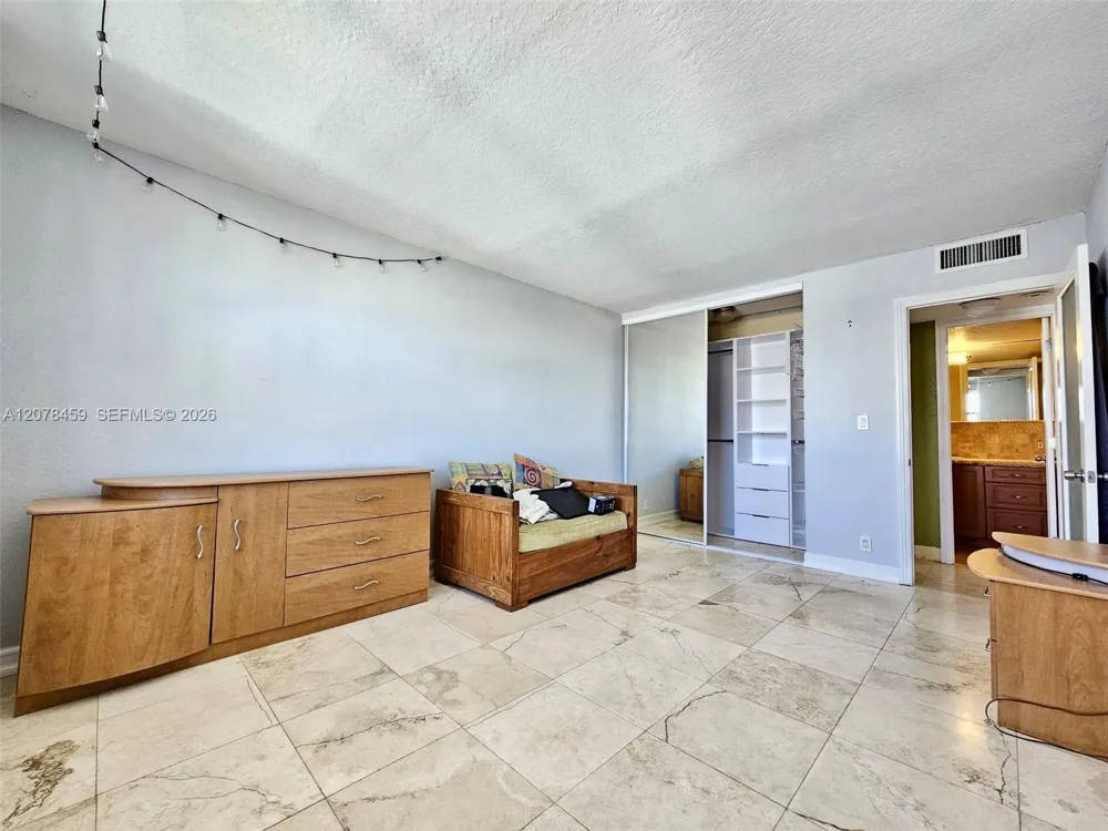 427 Golden Isles Dr #16E Hallandale Beach, FL 33009