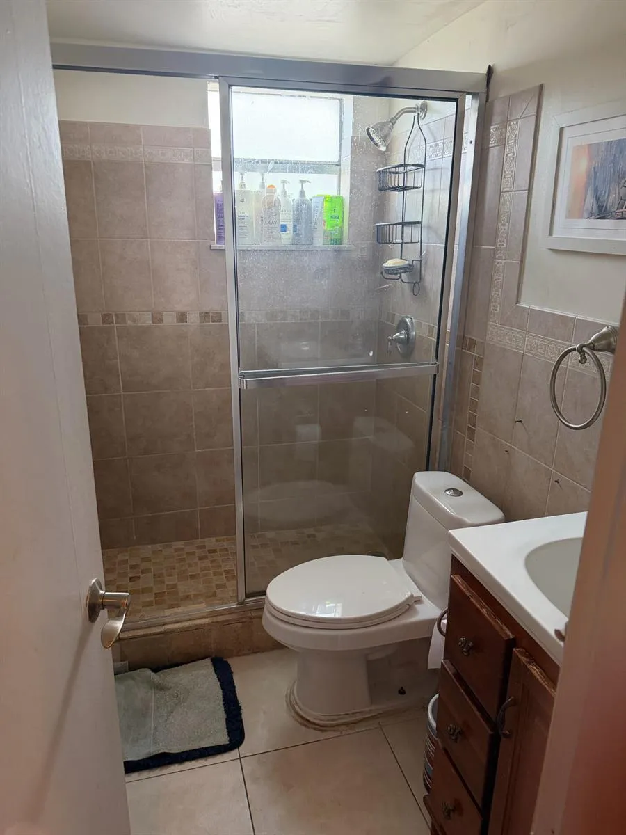 714 NE 10th Street #205 Hallandale Beach, FL 33009