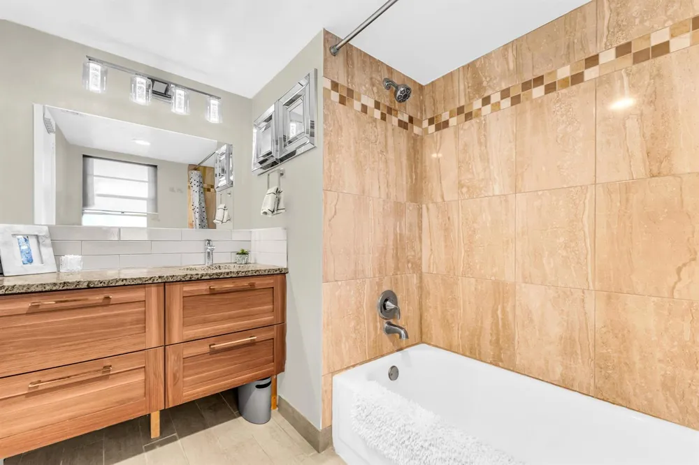3836 Via Poinciana #607 Lake Worth, FL 33467