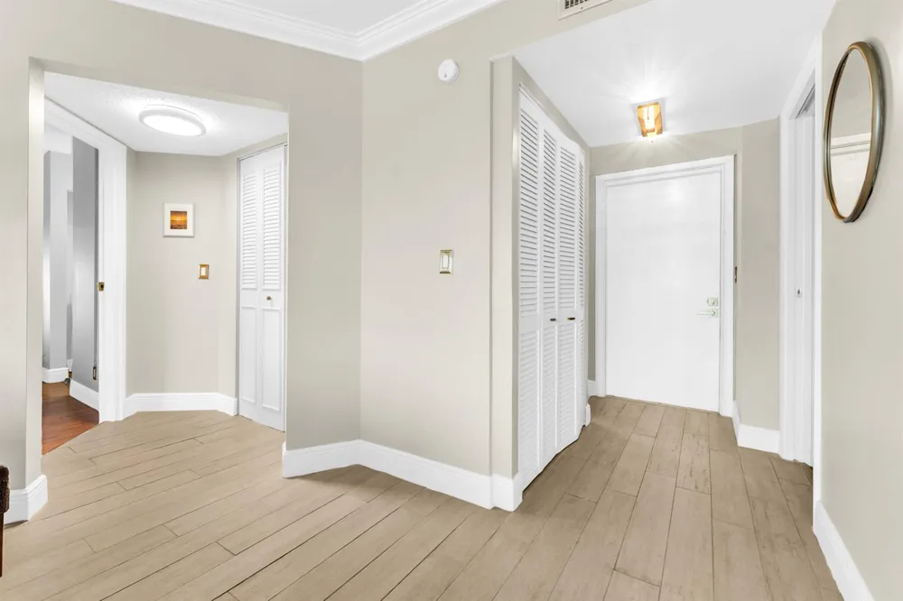 3836 Via Poinciana #607 Lake Worth, FL 33467