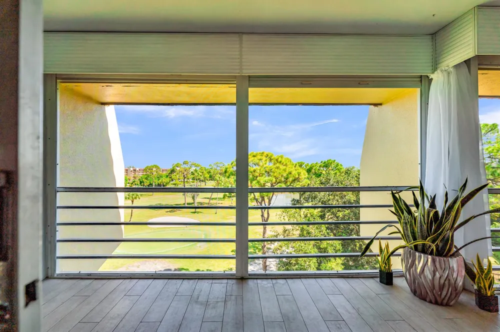 3836 Via Poinciana #607 Lake Worth, FL 33467