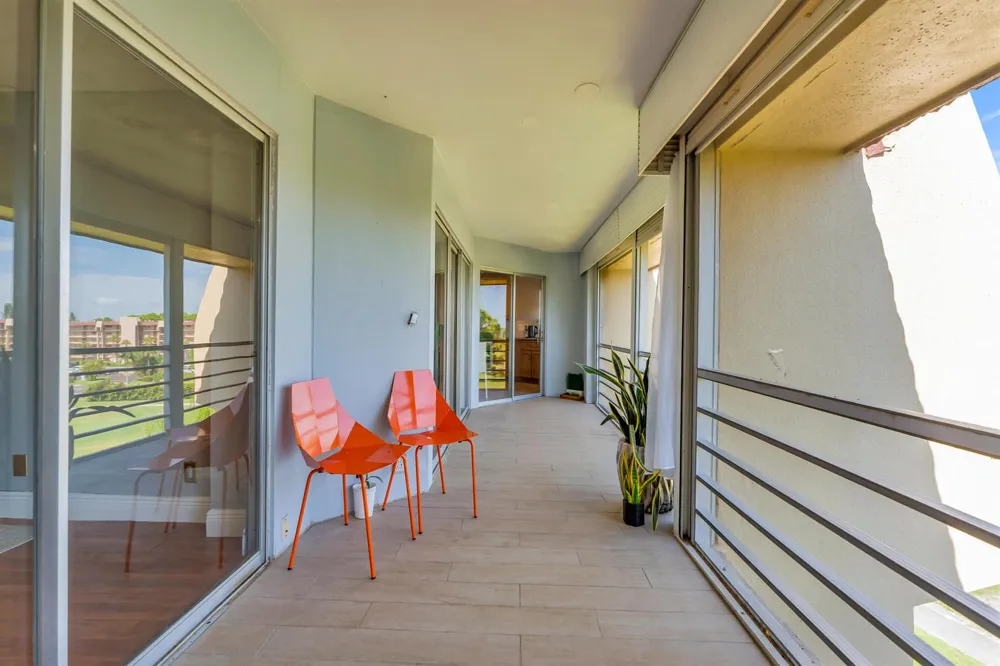 3836 Via Poinciana #607 Lake Worth, FL 33467