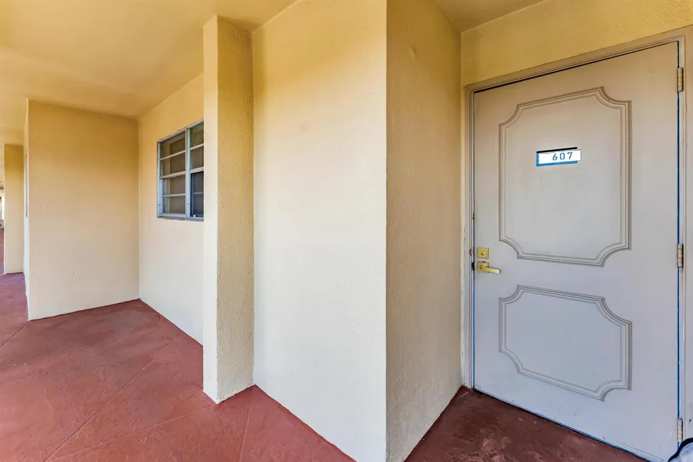 3836 Via Poinciana #607 Lake Worth, FL 33467
