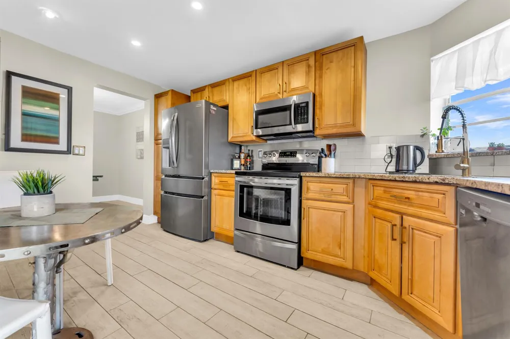 3836 Via Poinciana #607 Lake Worth, FL 33467
