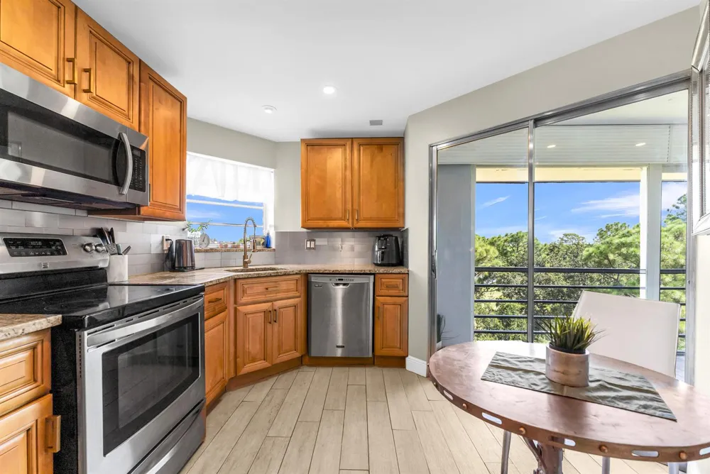 3836 Via Poinciana #607 Lake Worth, FL 33467