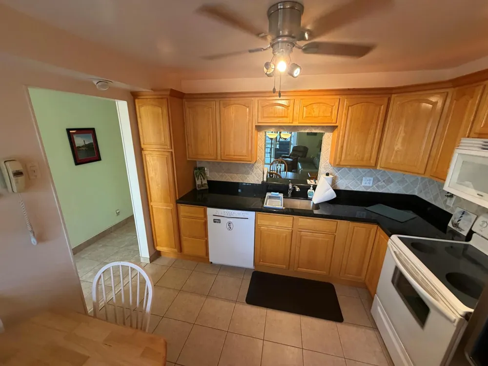 206 SE 10TH STREET #201 Dania Beach, FL 33004