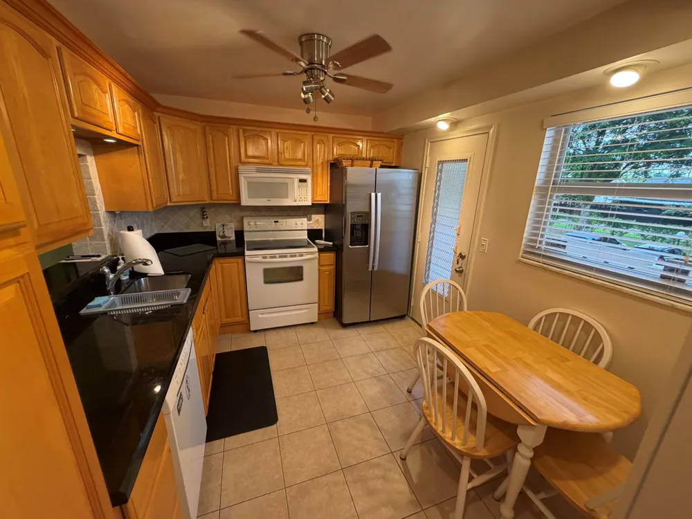 206 SE 10TH STREET #201 Dania Beach, FL 33004