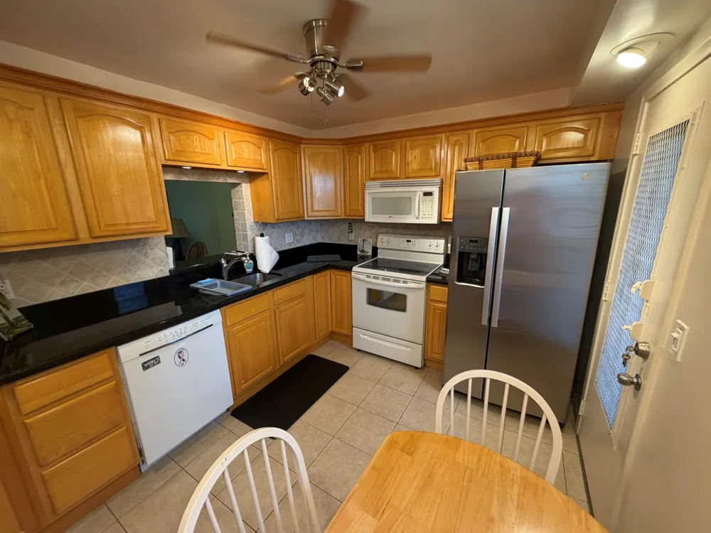 206 SE 10TH STREET #201 Dania Beach, FL 33004