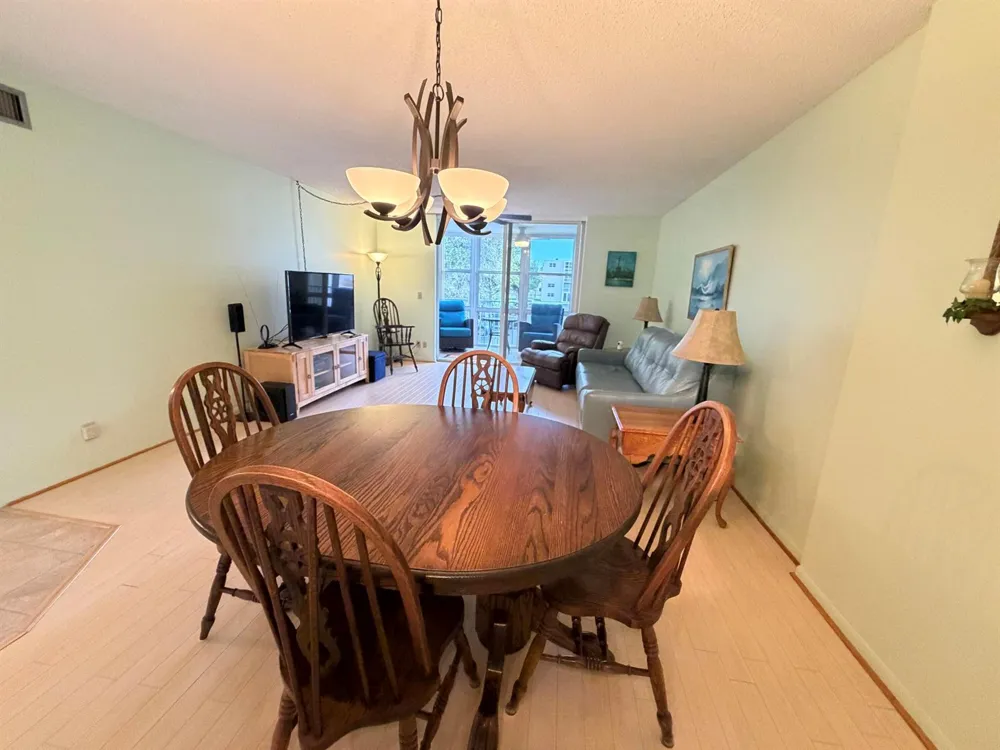 206 SE 10TH STREET #201 Dania Beach, FL 33004
