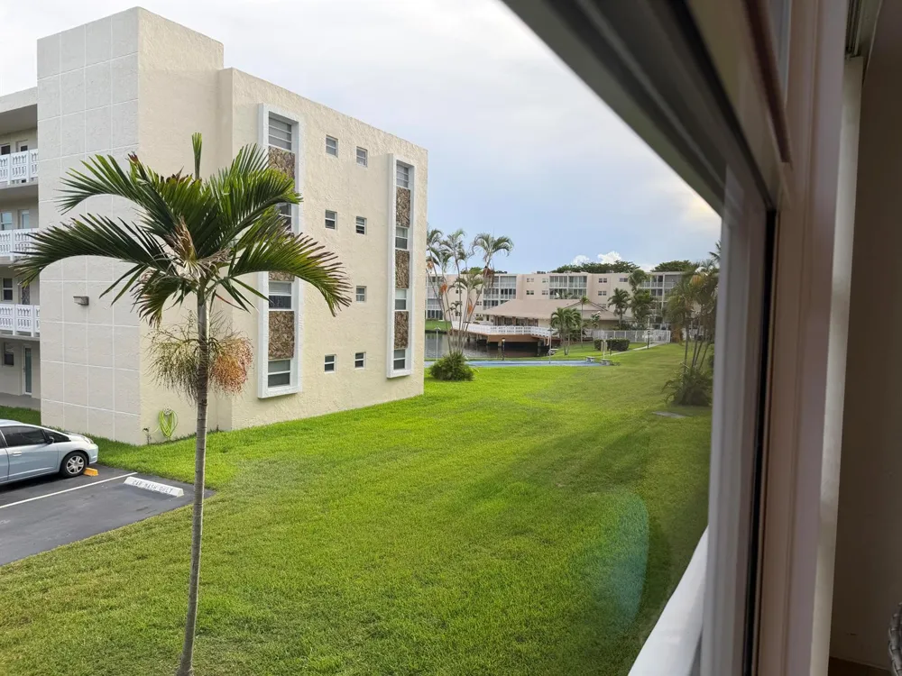 206 SE 10TH STREET #201 Dania Beach, FL 33004