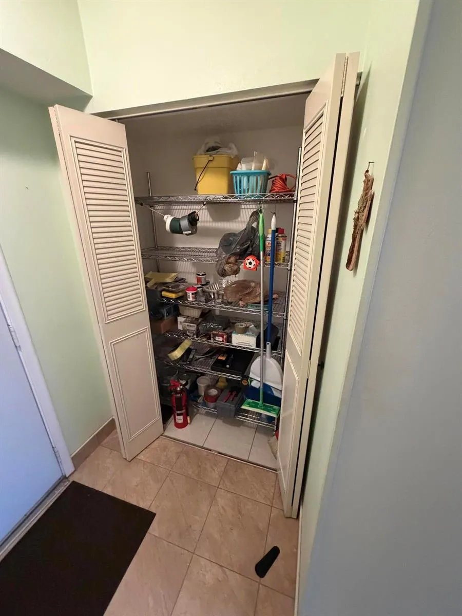 206 SE 10TH STREET #201 Dania Beach, FL 33004