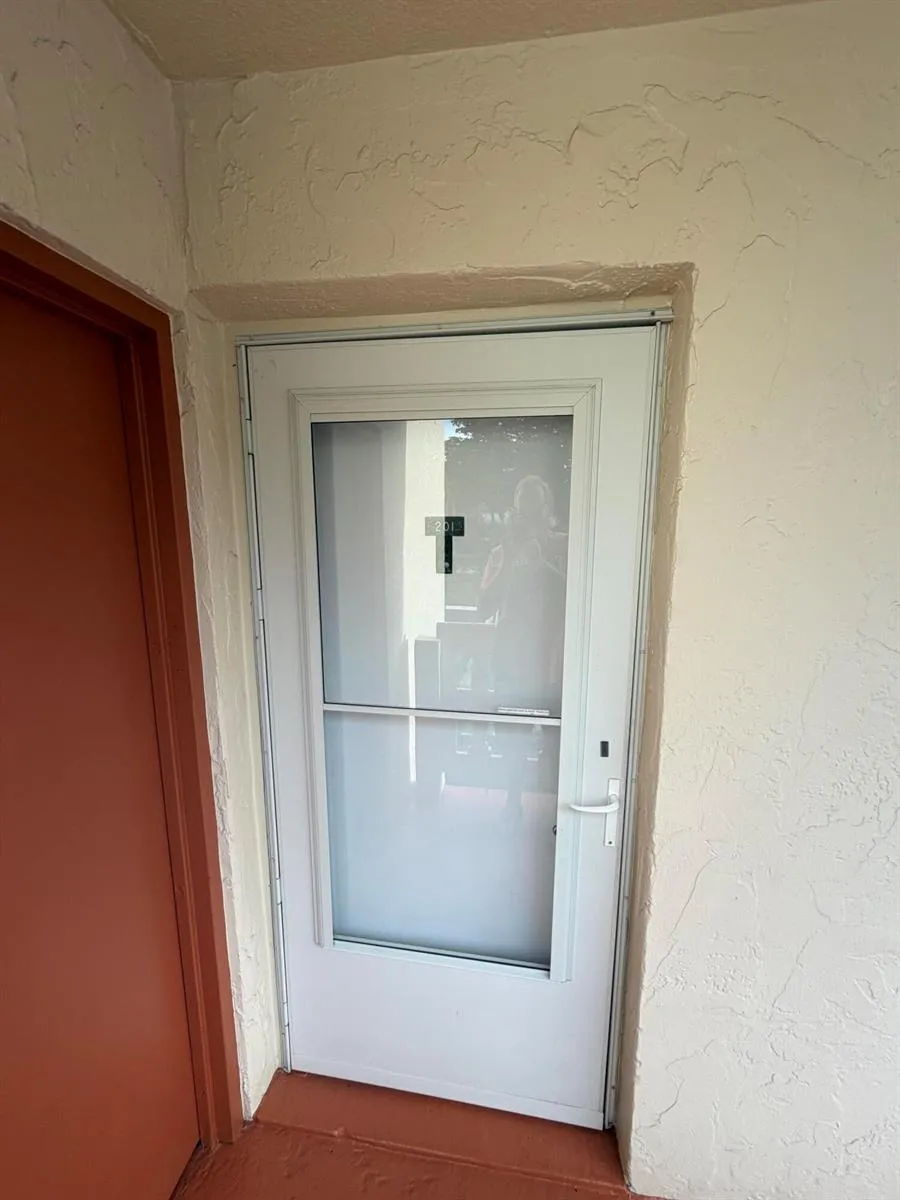 206 SE 10TH STREET #201 Dania Beach, FL 33004