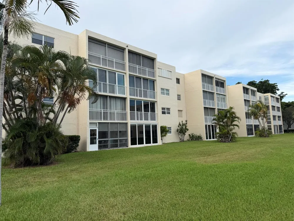 206 SE 10TH STREET #201 Dania Beach, FL 33004
