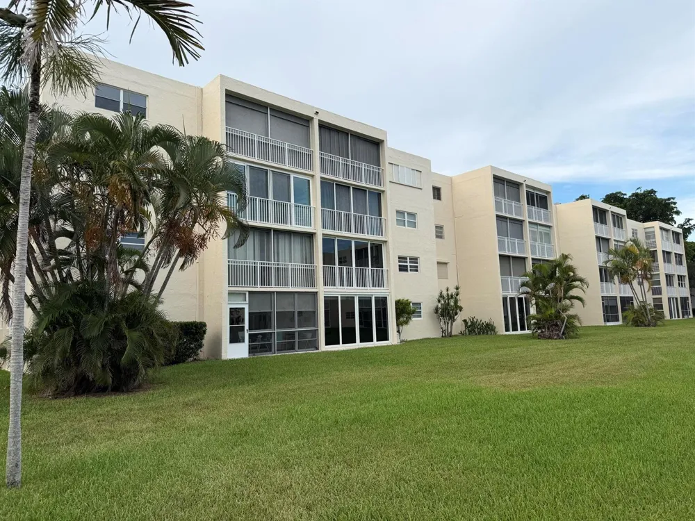 206 SE 10TH STREET #201 Dania Beach, FL 33004