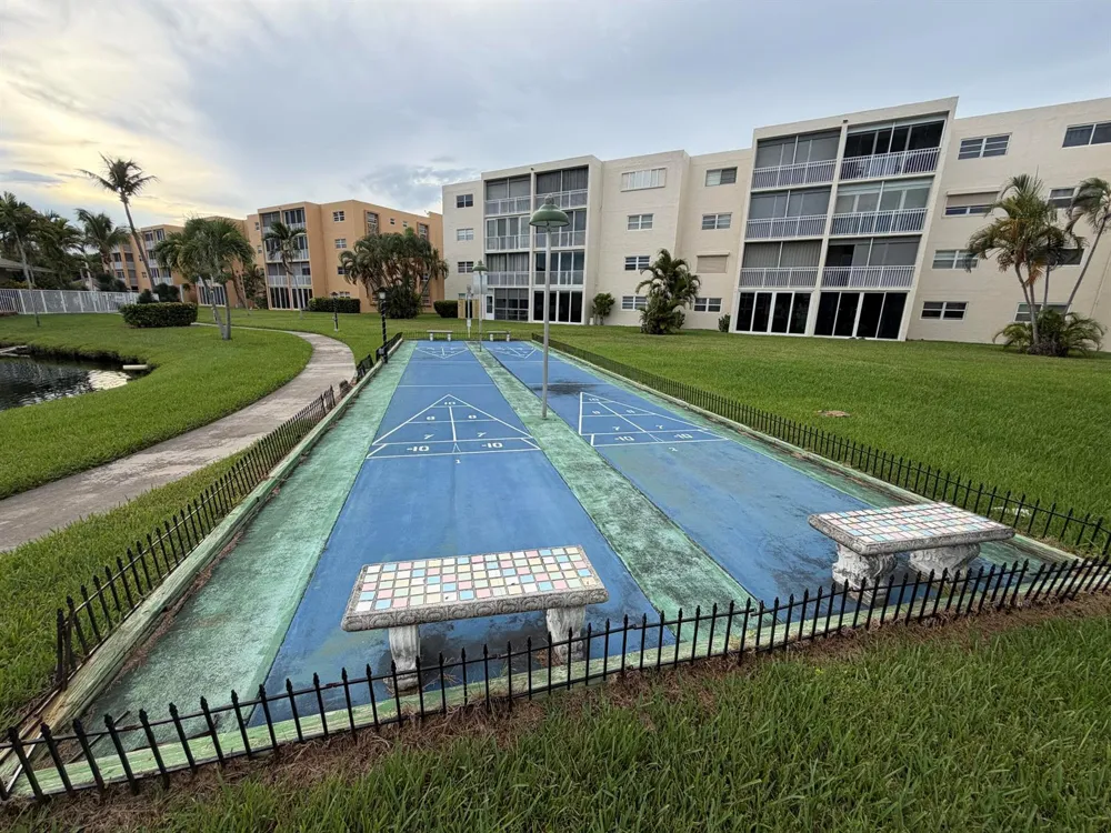 206 SE 10TH STREET #201 Dania Beach, FL 33004
