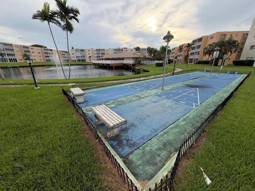 206 SE 10TH STREET #201 Dania Beach, FL 33004