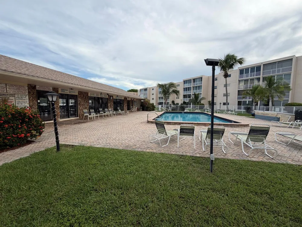 206 SE 10TH STREET #201 Dania Beach, FL 33004