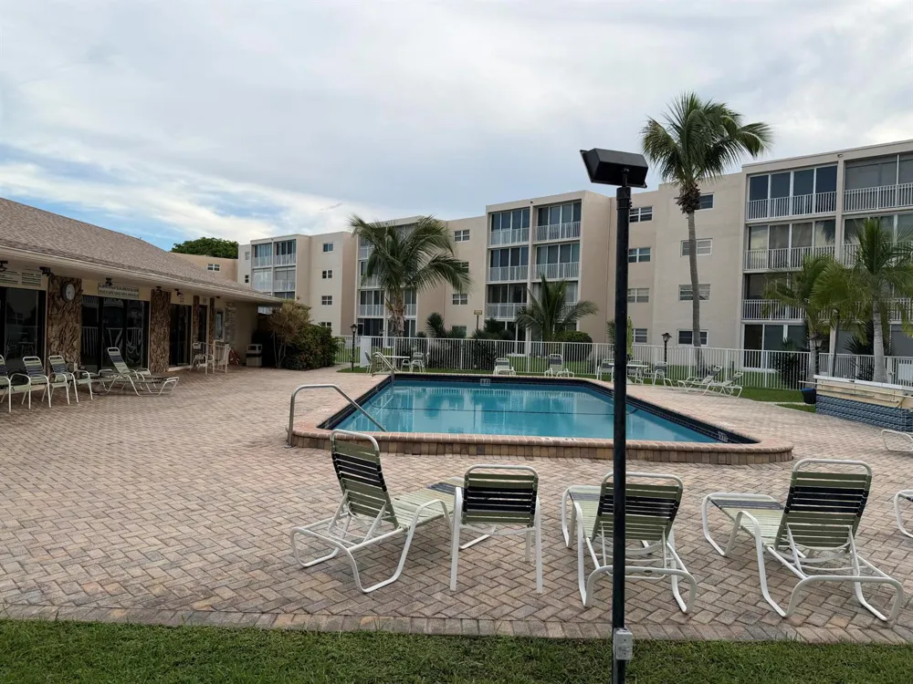 206 SE 10TH STREET #201 Dania Beach, FL 33004